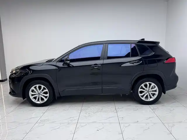 Toyota Frontlander 2023 2.0L CVT Elite Edition фото 4