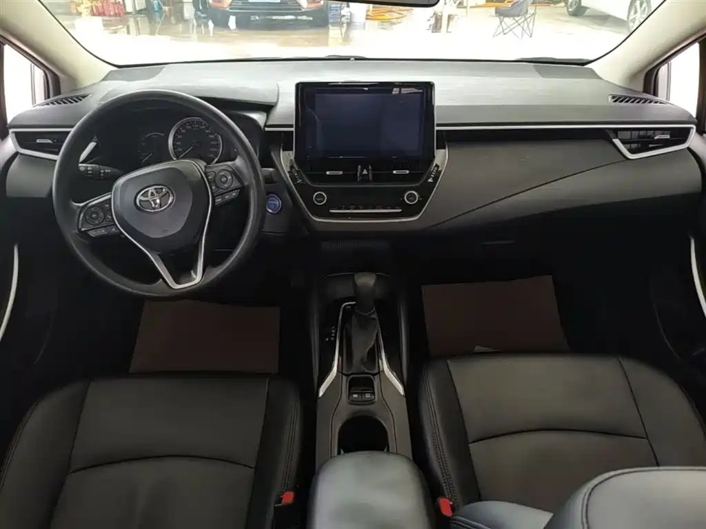 Toyota Corolla 2021 Hybrid 1.8L E-CVT Elite Edition фото 10