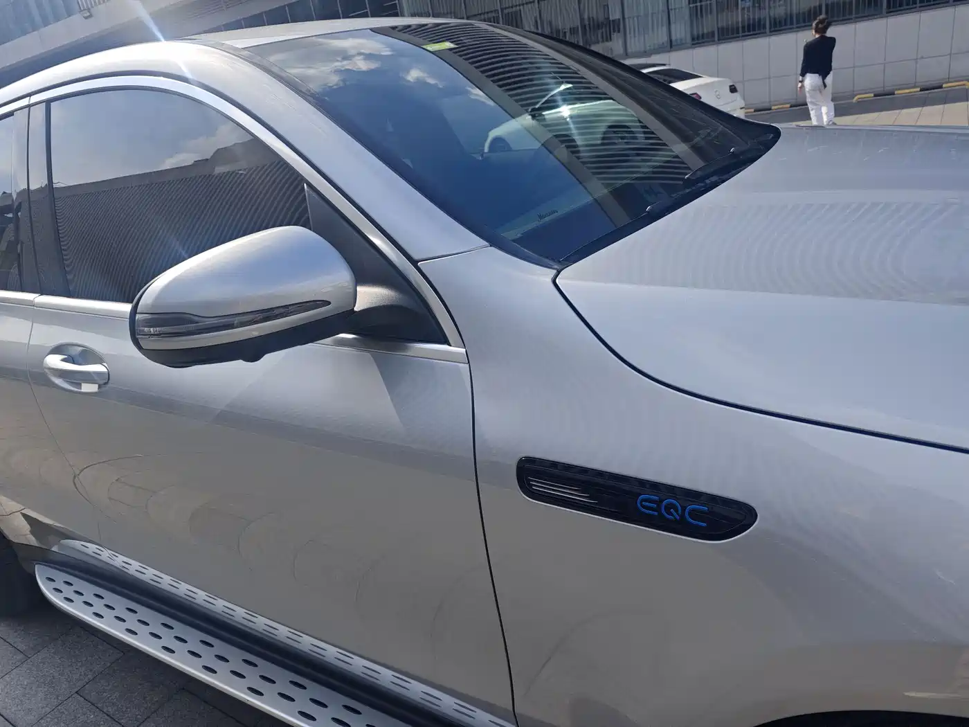 MERCEDES-BENZ EQC