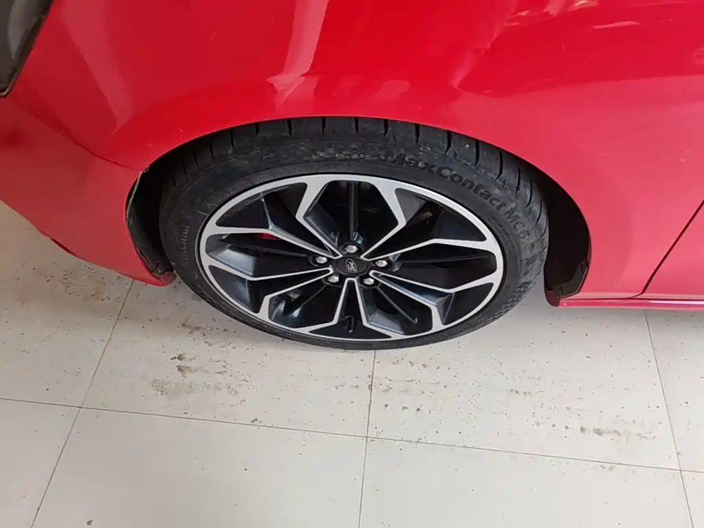 Фото 23 - Ford Focus