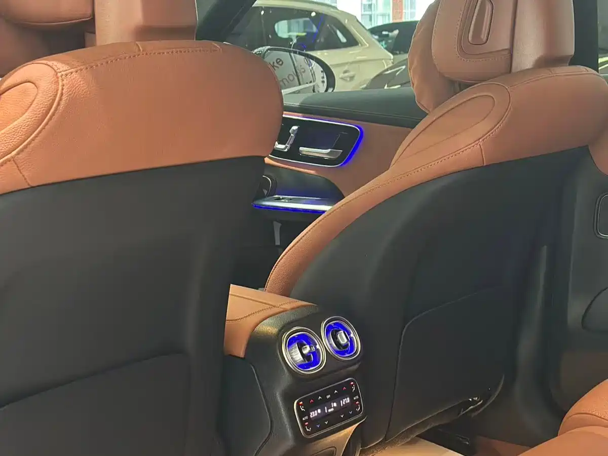 Mercedes-Benz GLC 2024 GLC 260 L 4MATIC Luxury 5-seater фото 9