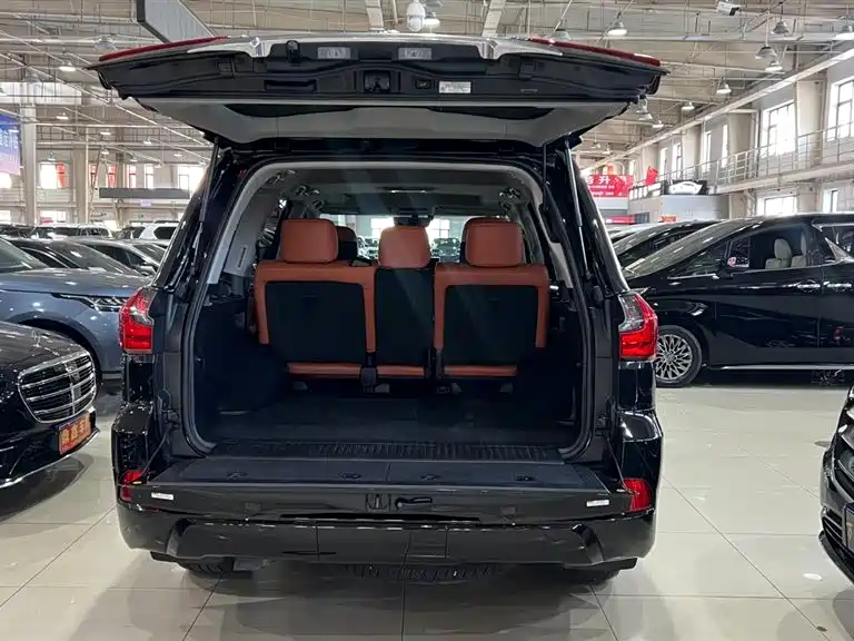 Lexus LX 2019 570 Dynamic Luxury Edition фото 29