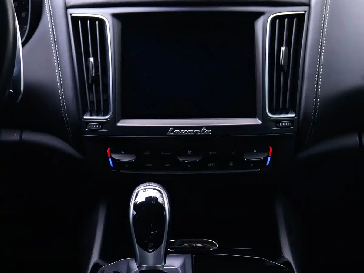 Maserati Levante 2016 3.0T Standard фото 10