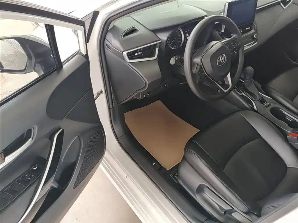 Toyota Corolla 2021 Hybrid 1.8L E-CVT Elite Edition фото 16