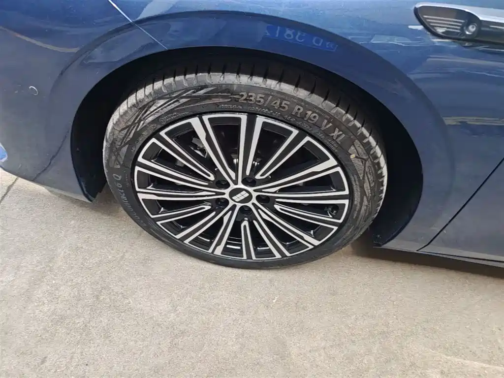Geely Galaxy Galaxy A7 2025 EM-i фото 23