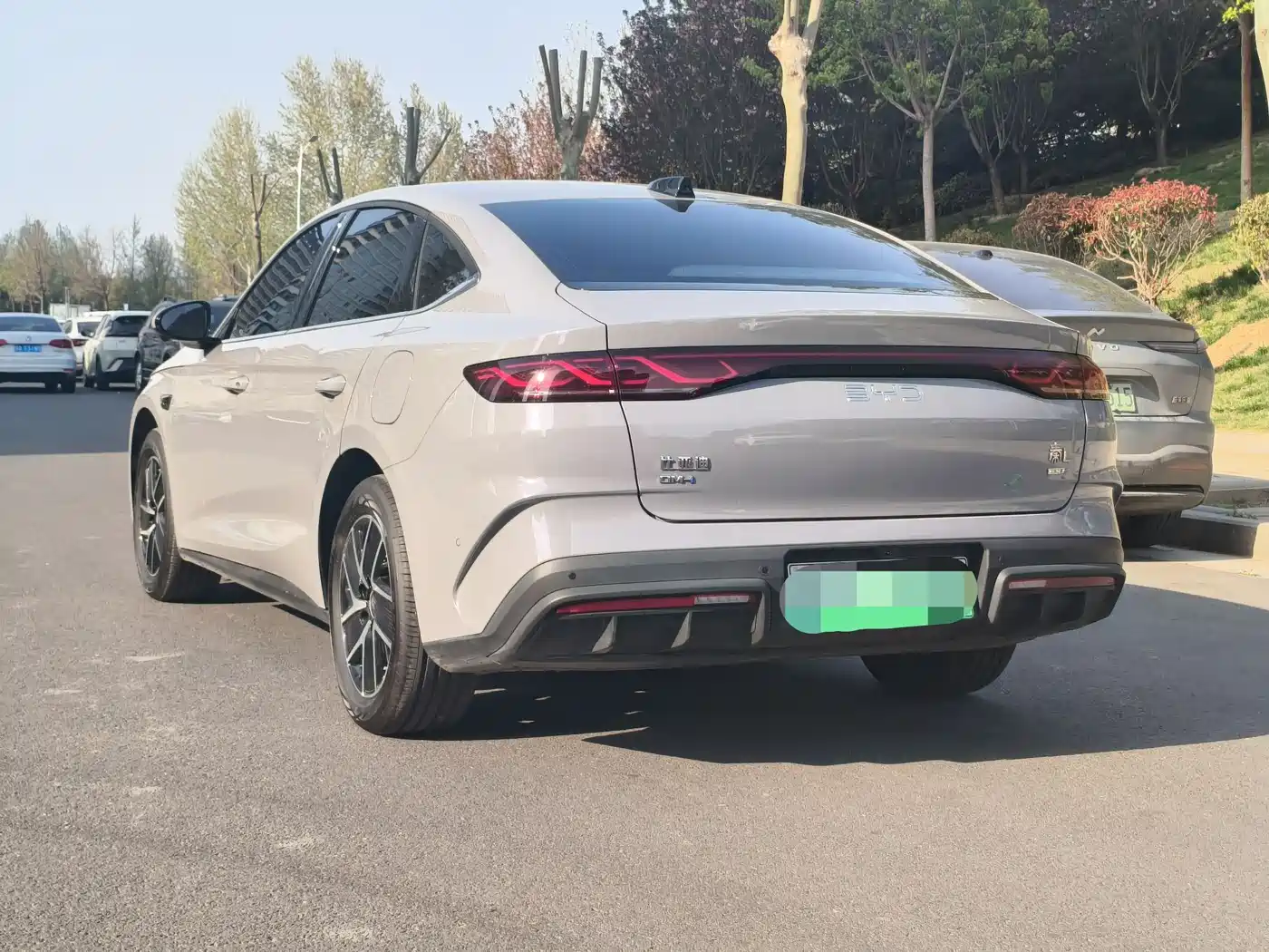 BYD QIN L