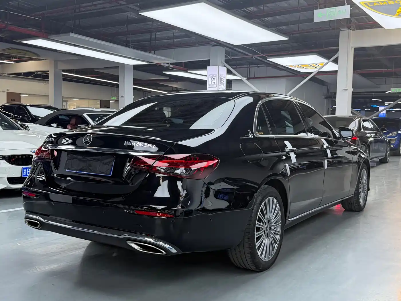 Mercedes-Benz E-Class 2022 E 300 L Fashion фото 19