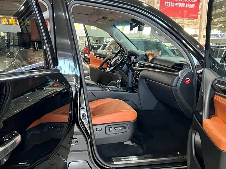 Lexus LX 2019 570 Dynamic Luxury Edition фото 28