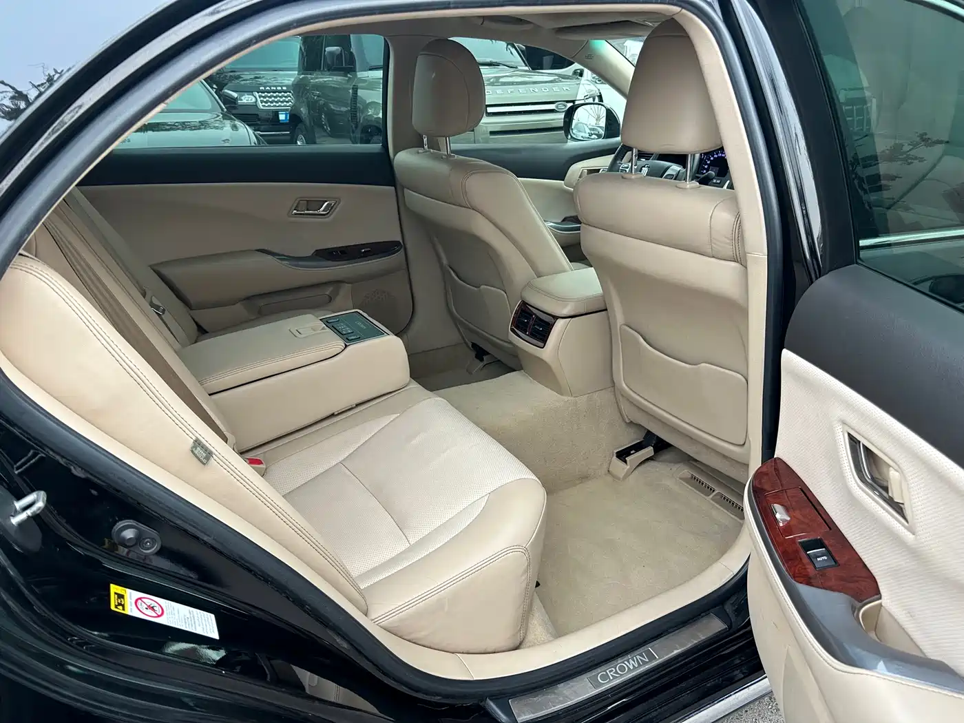 Toyota Crown 2012 2.5L Royal Leather Edition фото 12