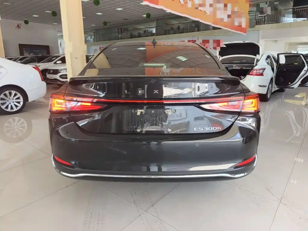 Lexus ES 2025 2025 300h Ultimate Edition