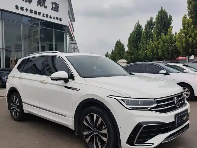 Volkswagen Tiguan L 2022 330TSI Auto 2WD R-Line Premium Edition — фото 3