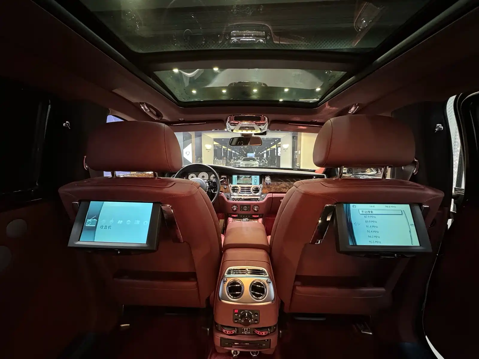 Фото 20 - Rolls-Royce Ghost