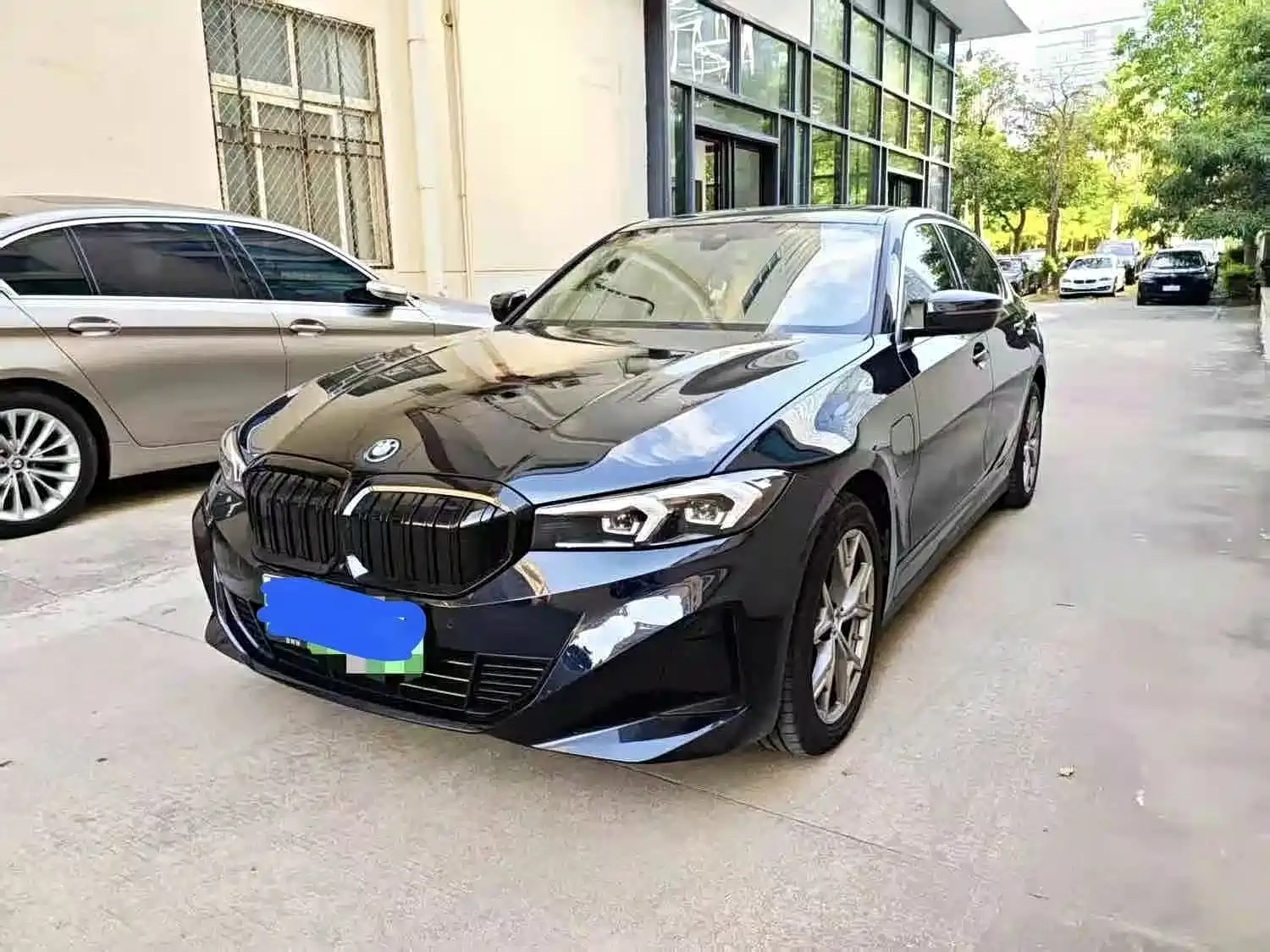Photo 1 - BMW i3