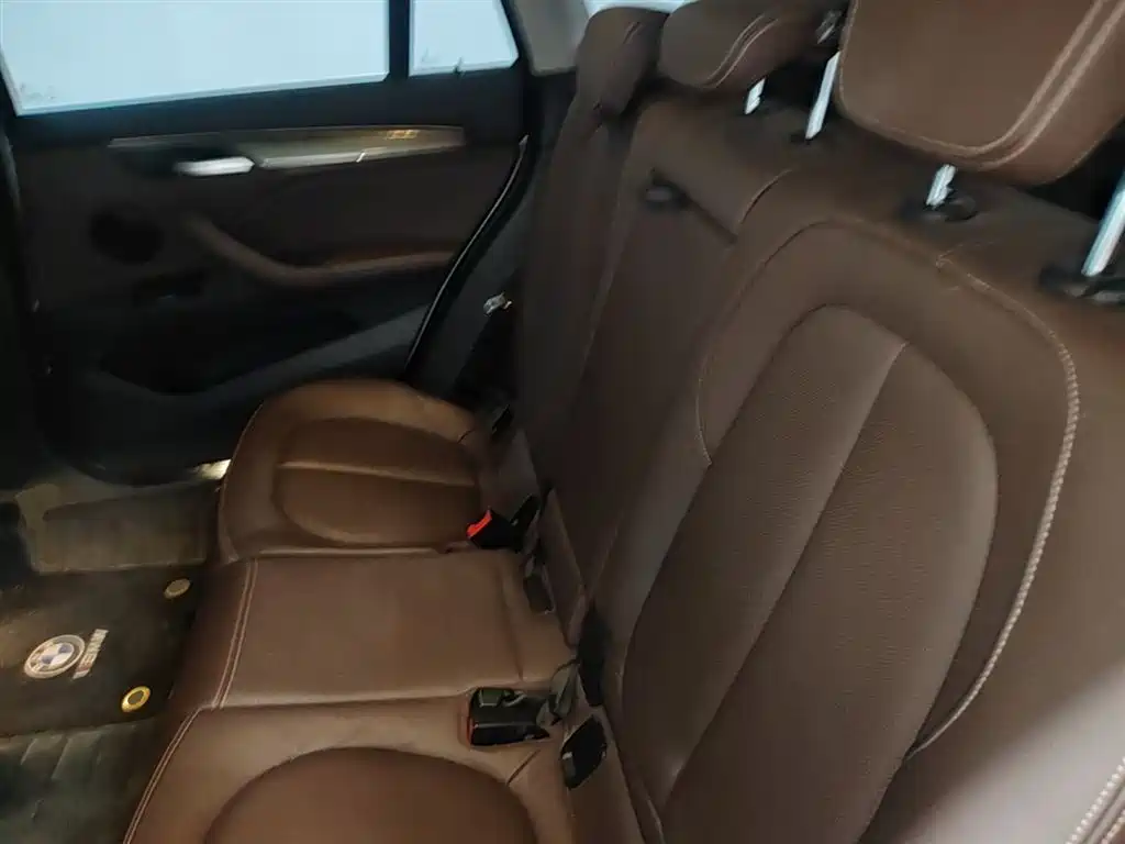 BMW X1 2016 sDrive18Li Luxury Model фото 12