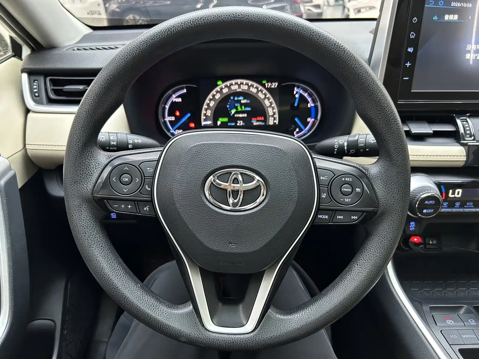 Фото 21 - Toyota RAV4