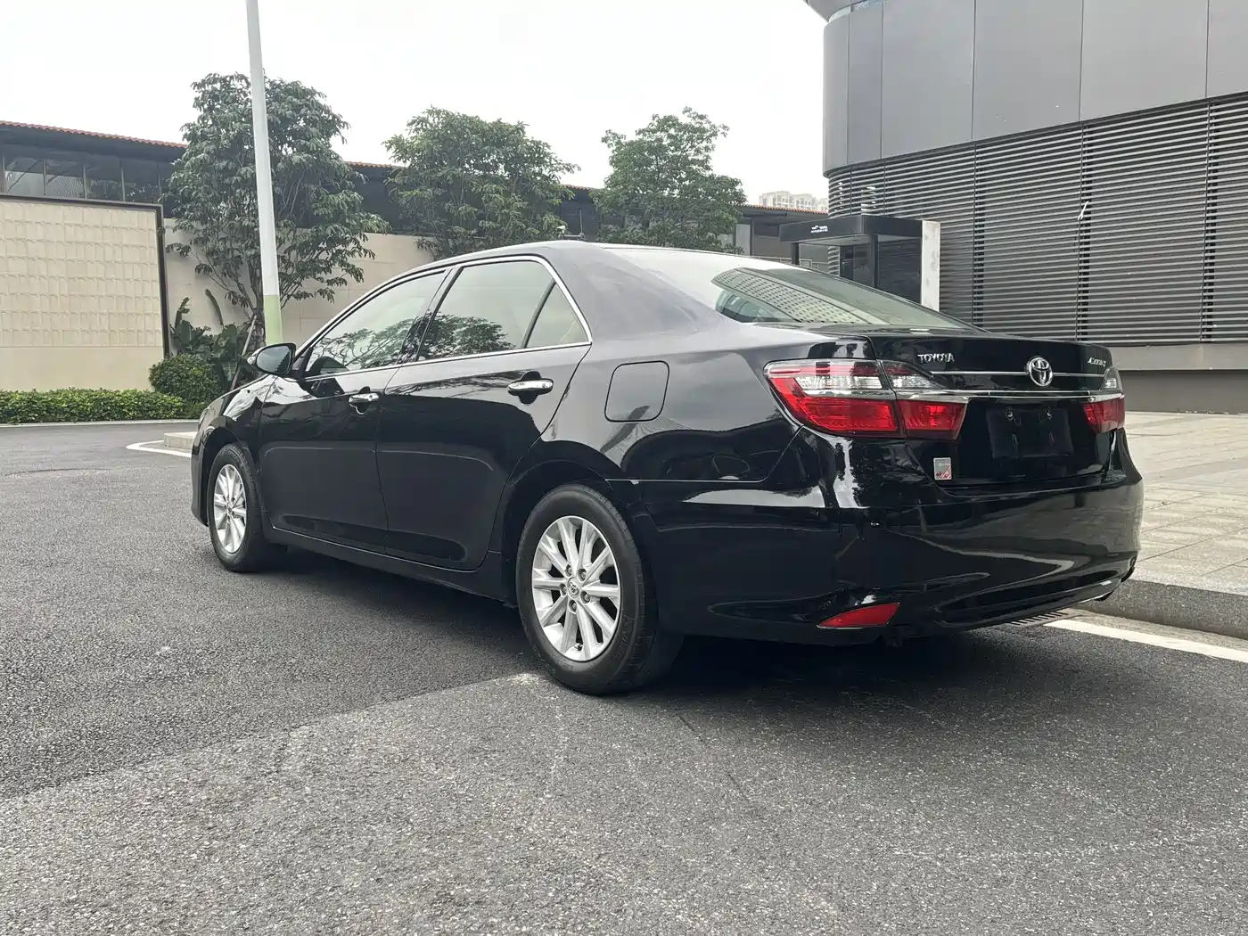 Toyota Camry 2015 2.0G Leading Edition фото 5