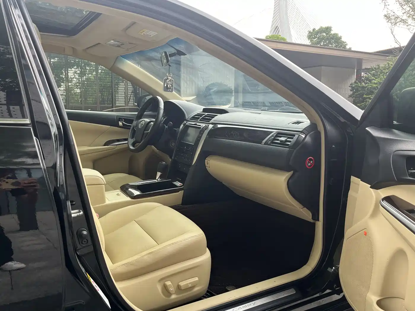 Toyota Camry 2015 2.0G Leading Edition фото 19