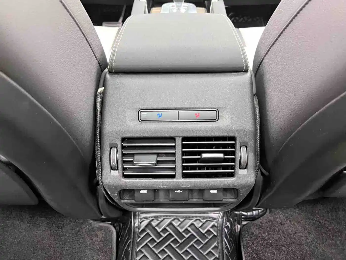 Land Rover Discovery Sport 2020 249PS R-Dynamic Performance фото 11