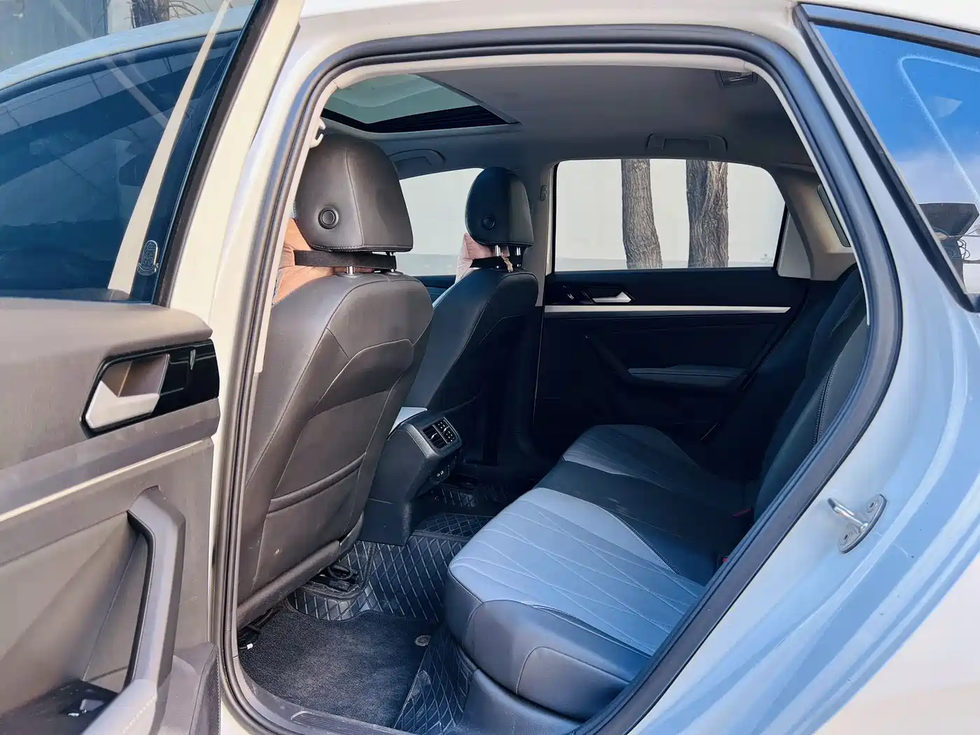 Volkswagen Lavida 2023 1.5L Auto Five Million Edition фото 13