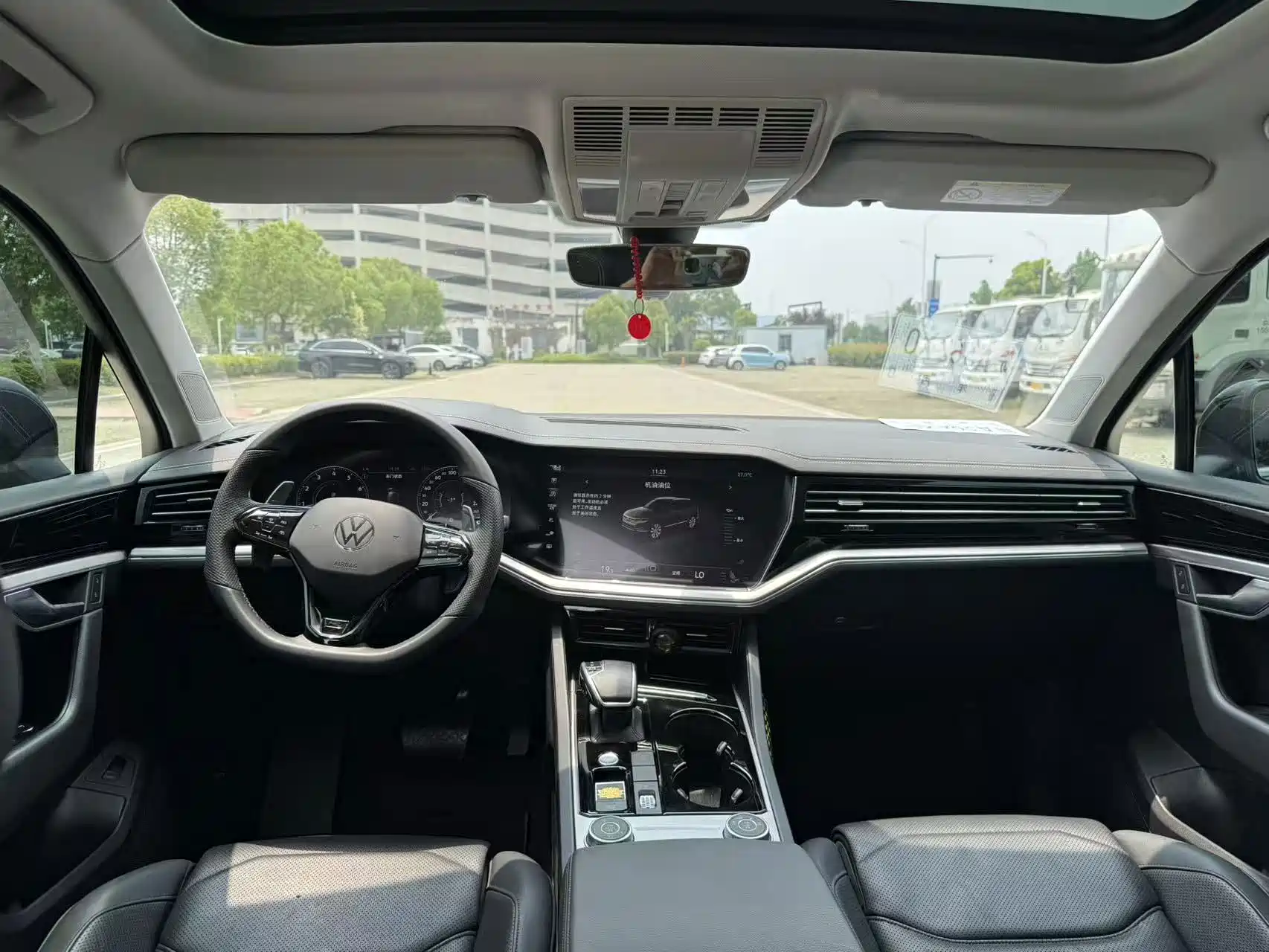 Фото 22 - Volkswagen Touareg