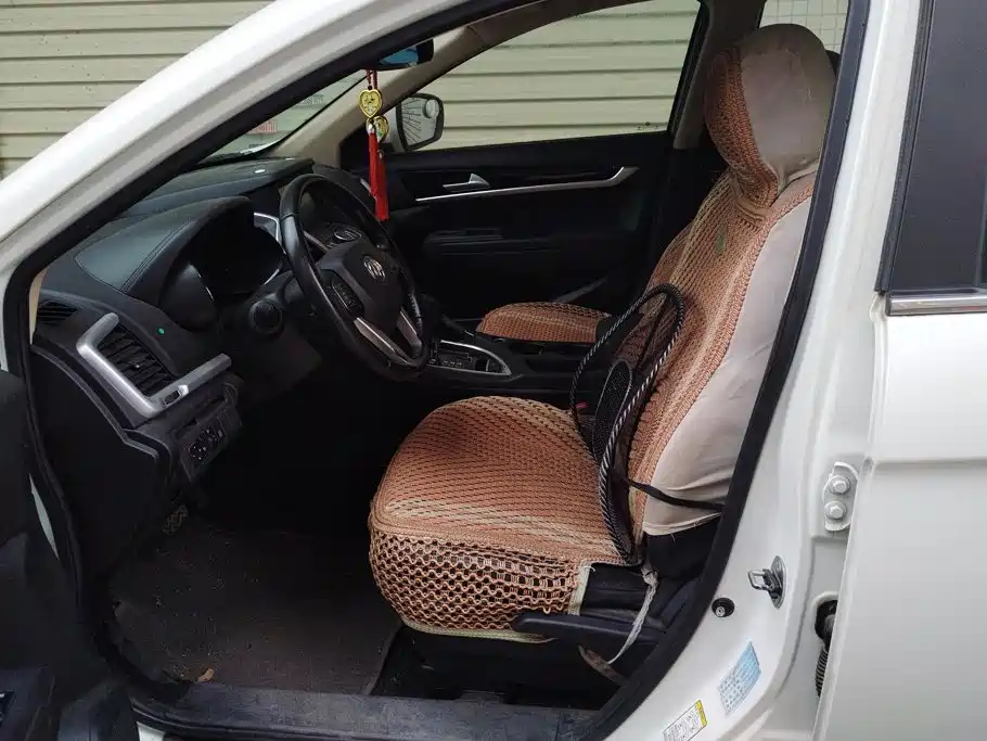Dongfeng Aeolus Dongfeng Fengshen AX7 2015 2015 2.0L Automatic Smart Ease
