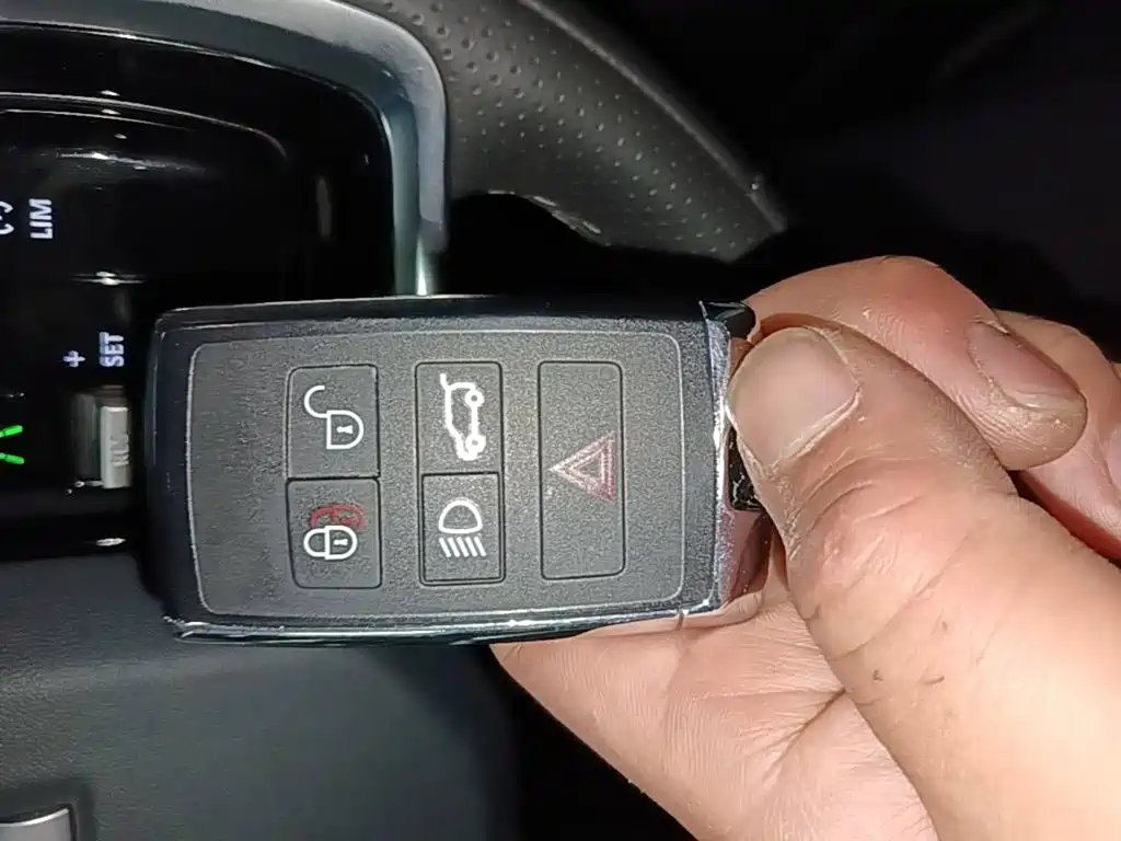 Photo 9 - Land Rover Discovery Sport PHEV