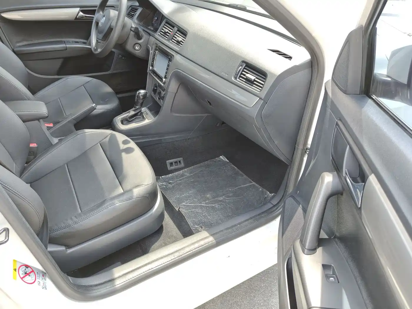 Volkswagen Lavida 2013 Facelift Classic 1.6L Automatic Trend фото 15