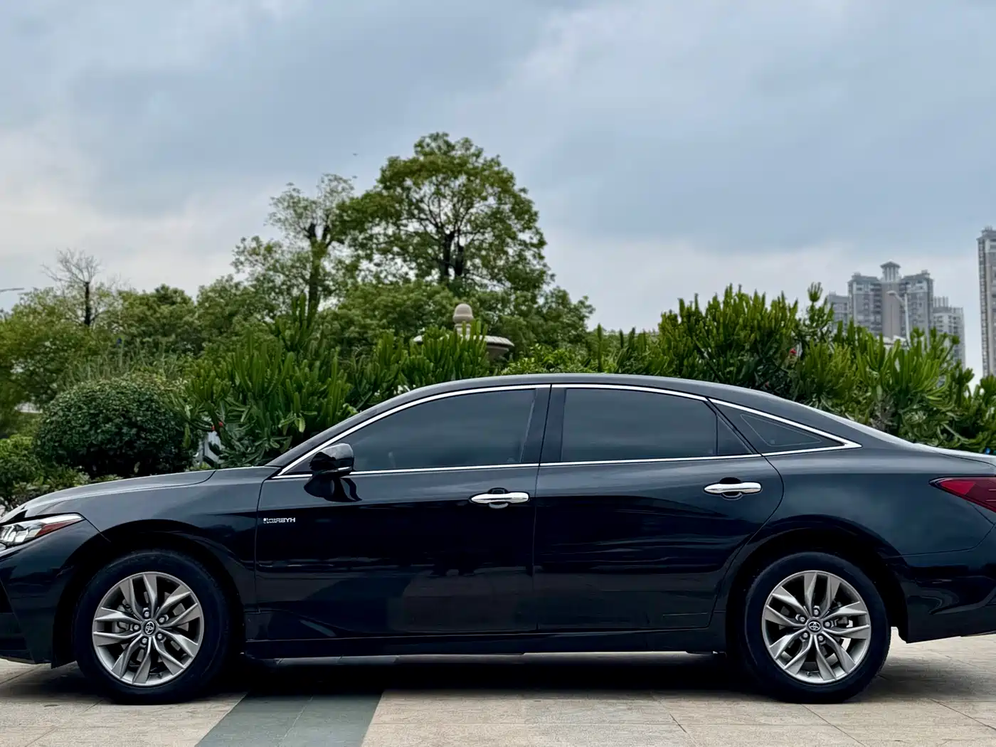 Toyota Avalon 2019 Hybrid 2.5L Luxury Edition China V фото 9