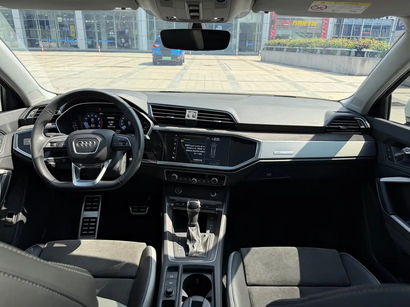 AUDI Q3