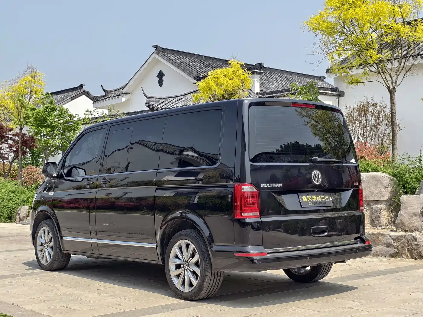 Volkswagen Multivan 2018 2017 2.0TSI 2WD Luxury 7-Seater
