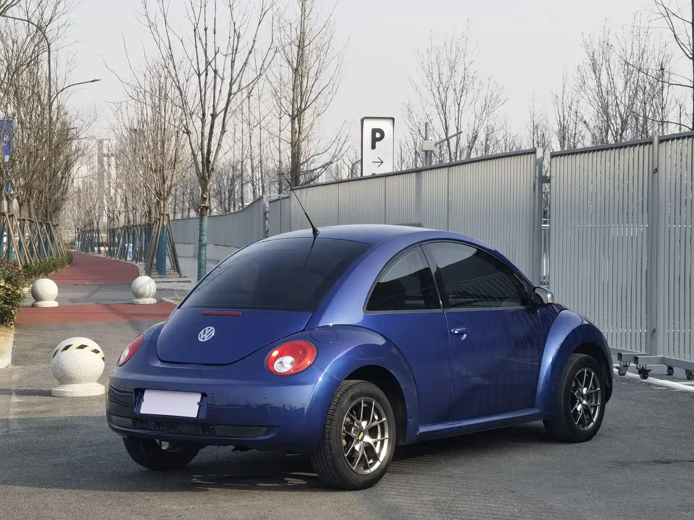 Volkswagen Beetle 2006 Model 2.0 Luxury Edition фото 6