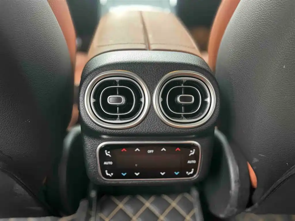Mercedes-Benz GLC 2024 GLC 260 L 4MATIC Dynamic 5-seater фото 14