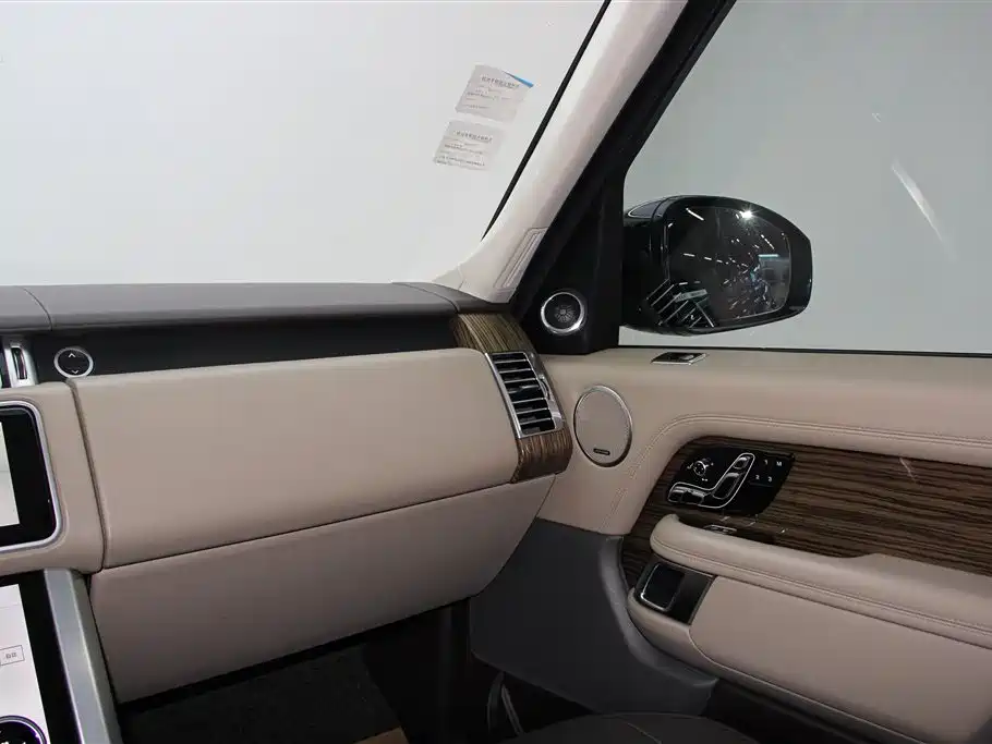 Land Rover Range Rover 2018 3.0 SC V6 Vogue Heritage Extended Edition фото 32