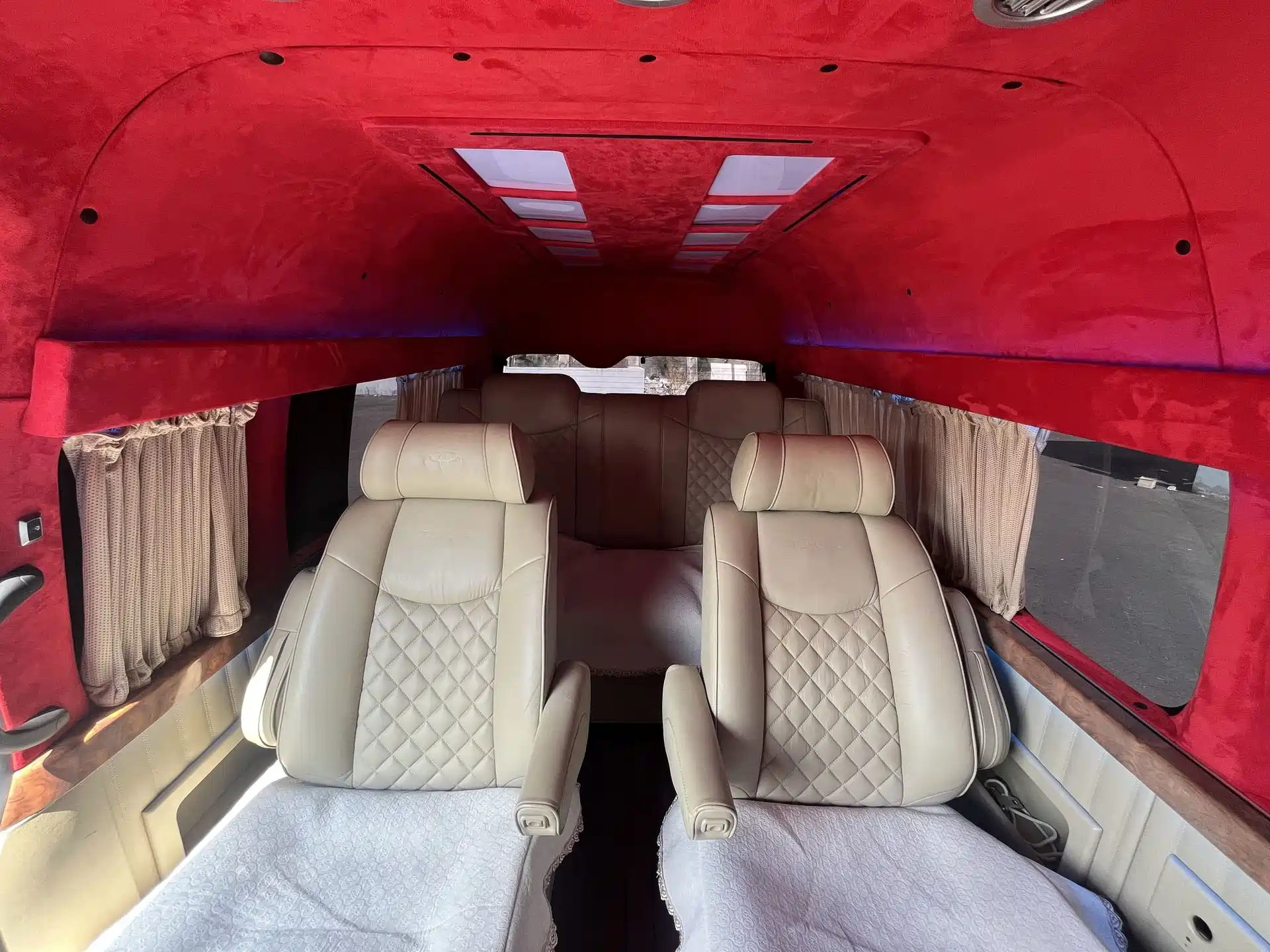 Фото 8 - Toyota HIACE