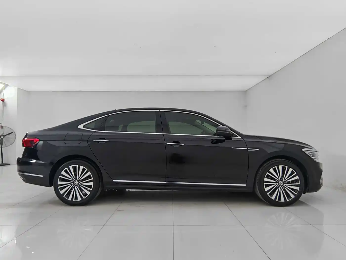 Volkswagen Passat 2020 Facelift 330TSI Luxury China VI фото 8