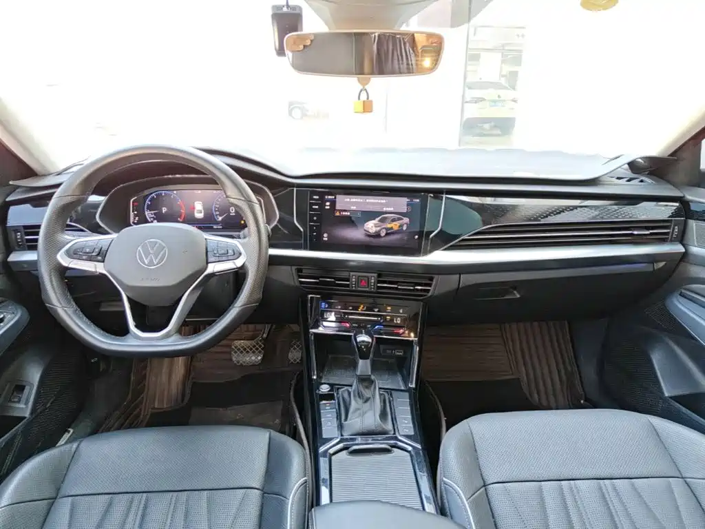 Photo 10 - Volkswagen Passat