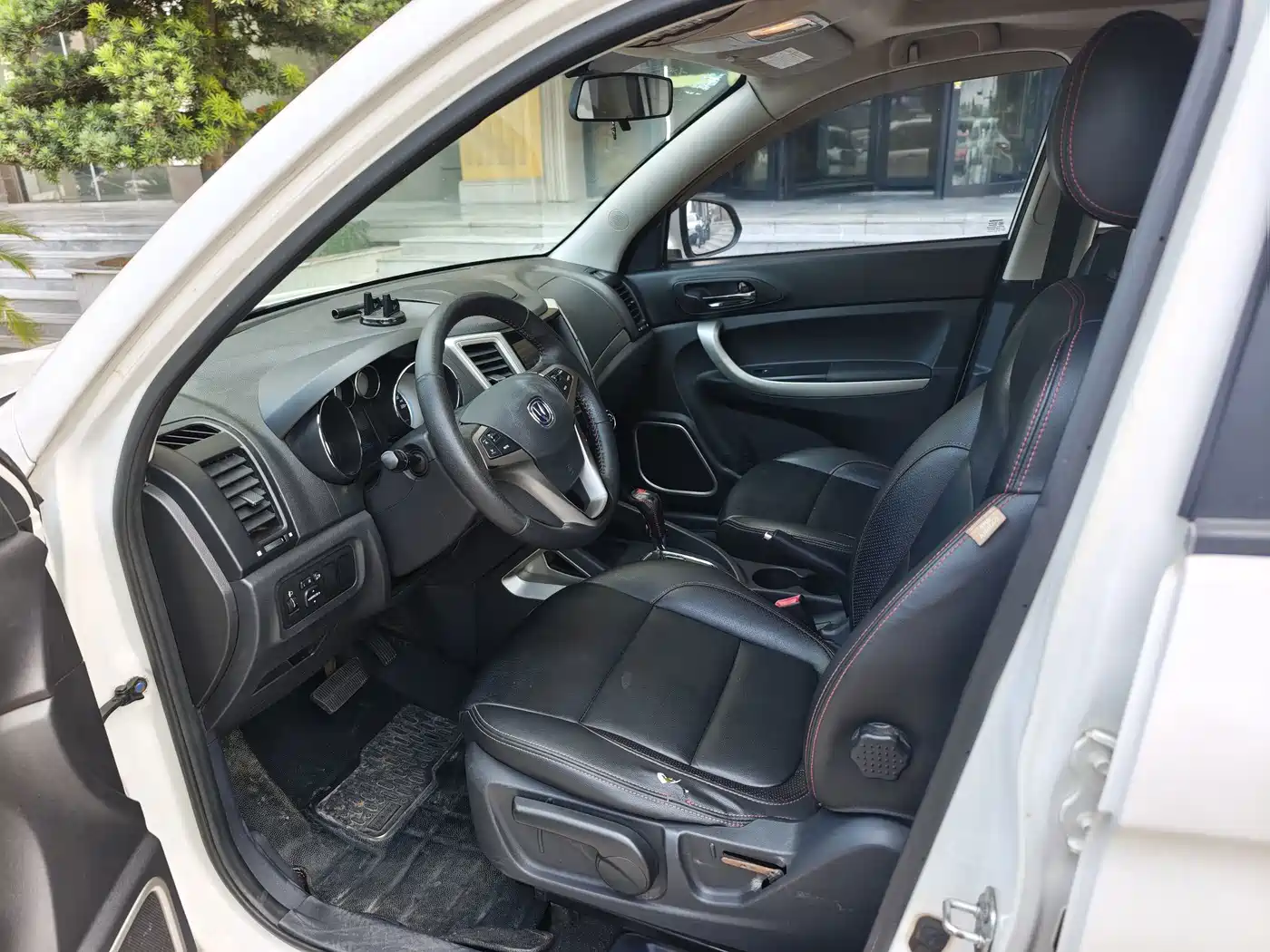 Фото 7 - Changan CS35