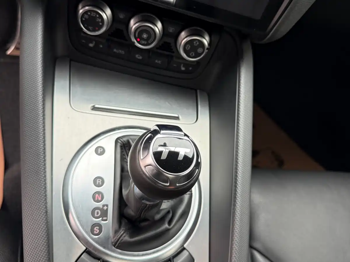 Фото 27 - Audi TT
