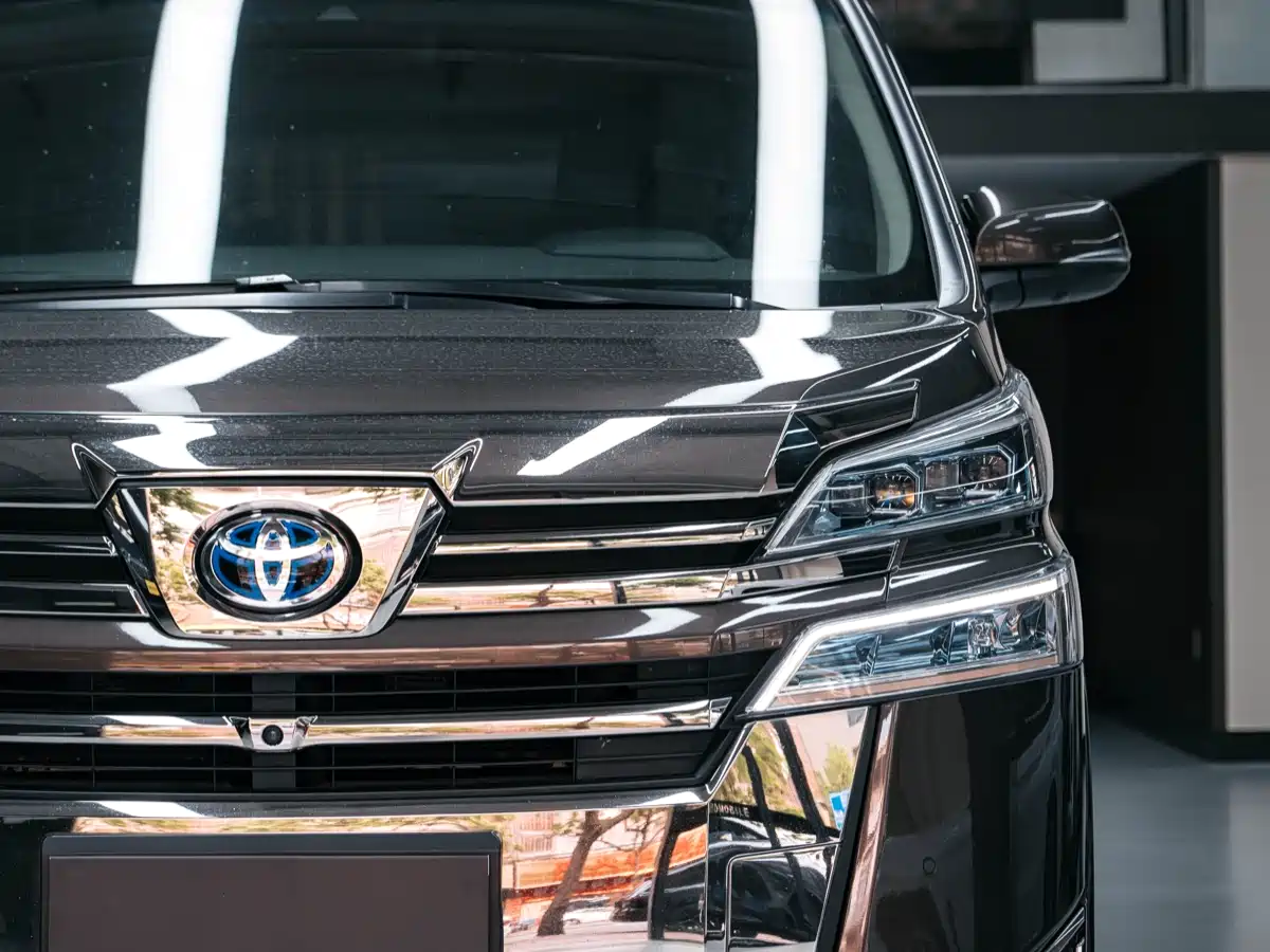 Toyota Vellfire 2019 Hybrid 2.5L HV Luxury Edition фото 5