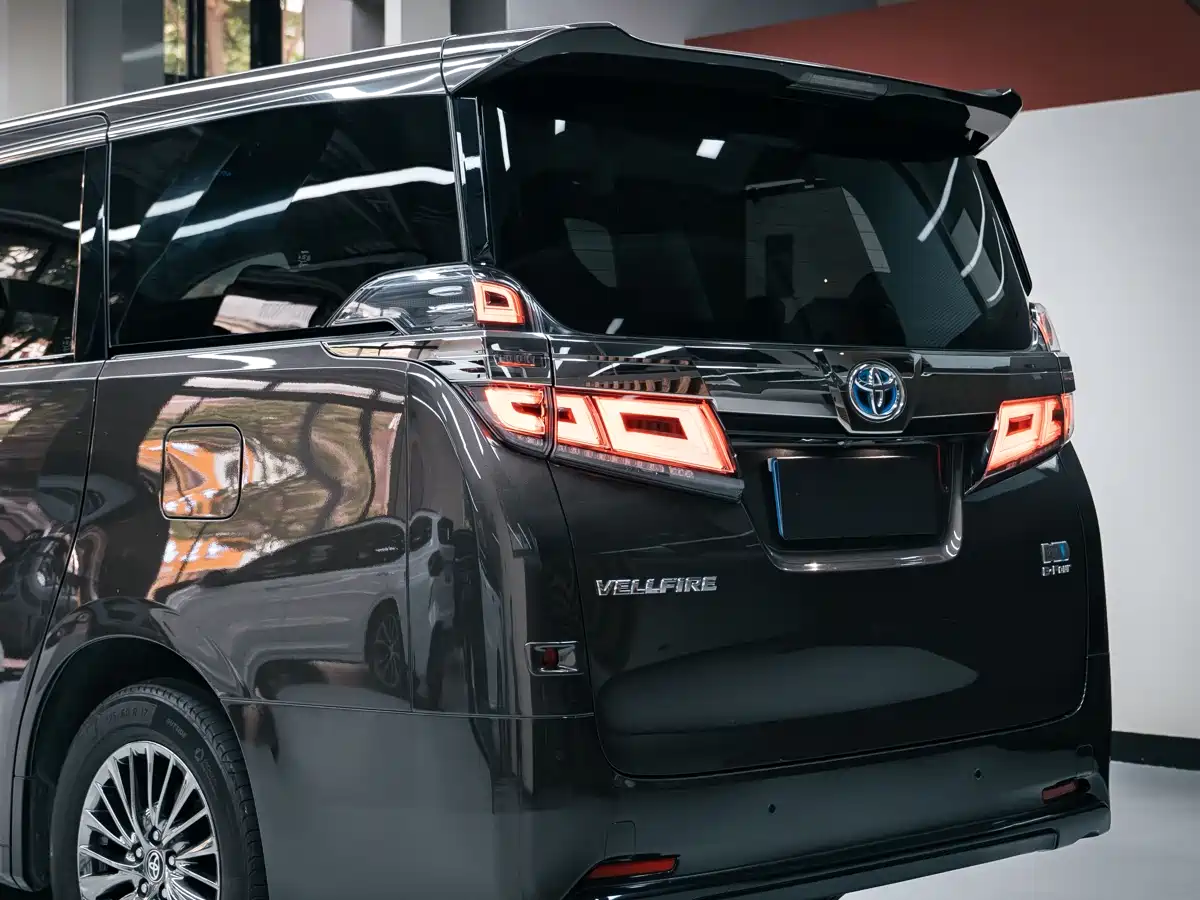 Toyota Vellfire 2019 Hybrid 2.5L HV Luxury Edition фото 8