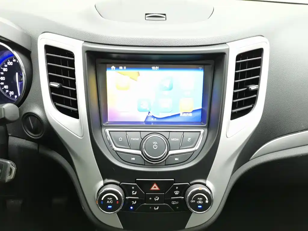 Фото 12 - Changan CS35