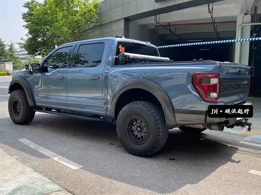 FORD F-150 RAPTOR