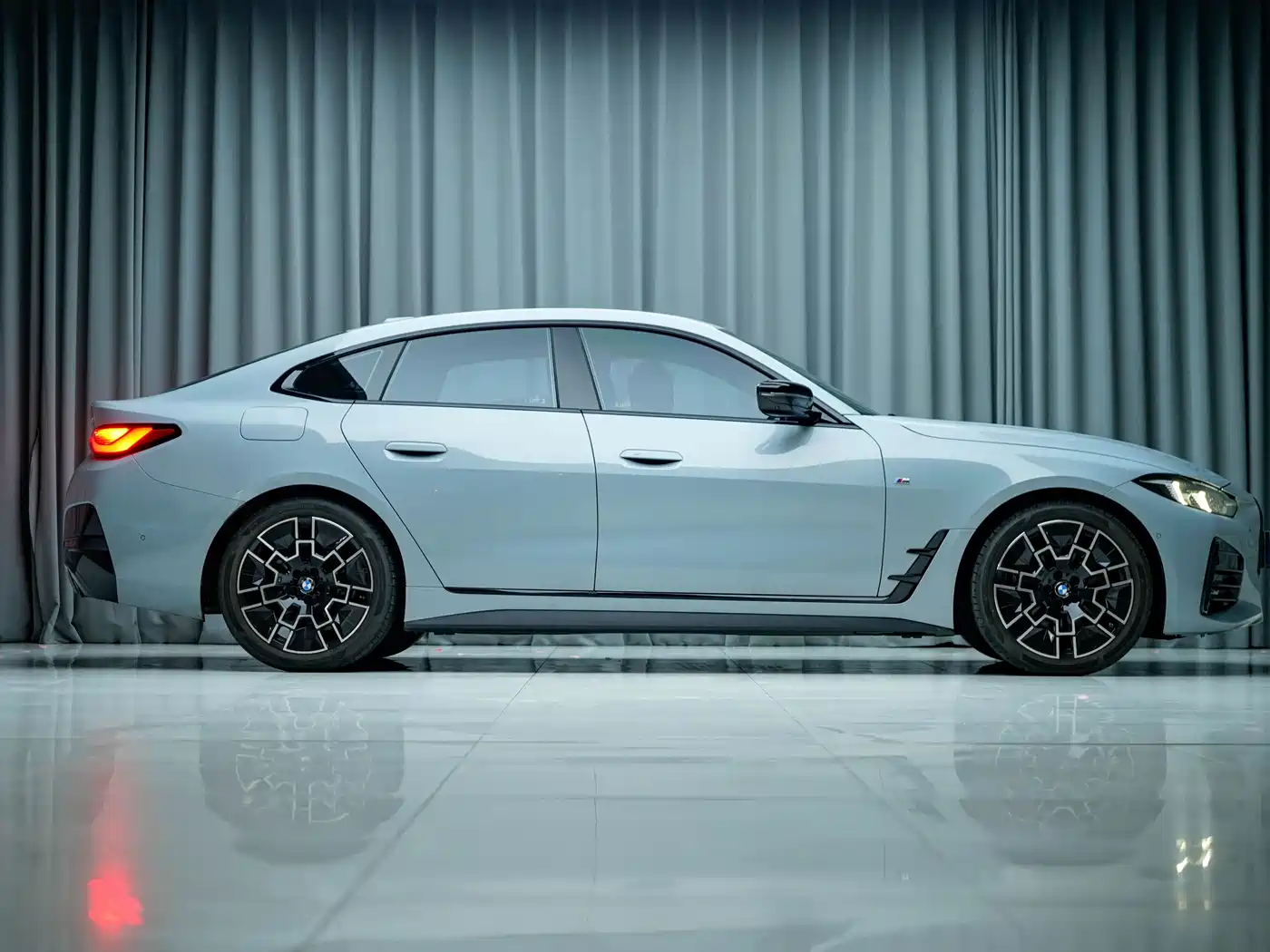 Photo 8 - BMW 4 Series