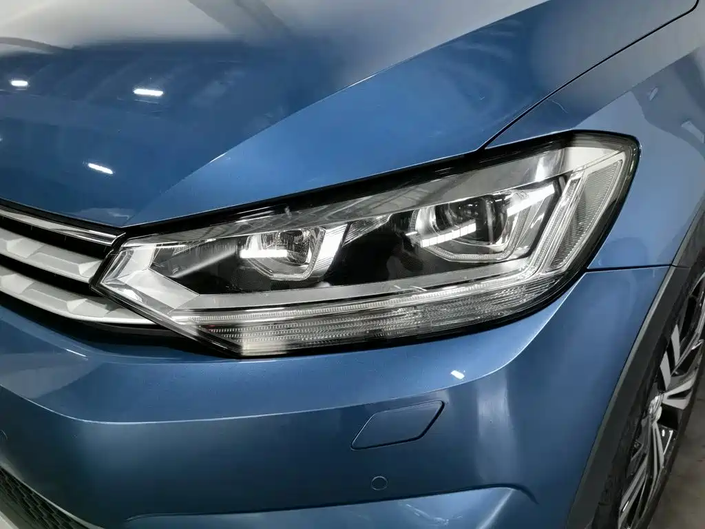 Volkswagen Touran 2021 2021 Touran L 280TSI DSG Cross Edition 7-seater