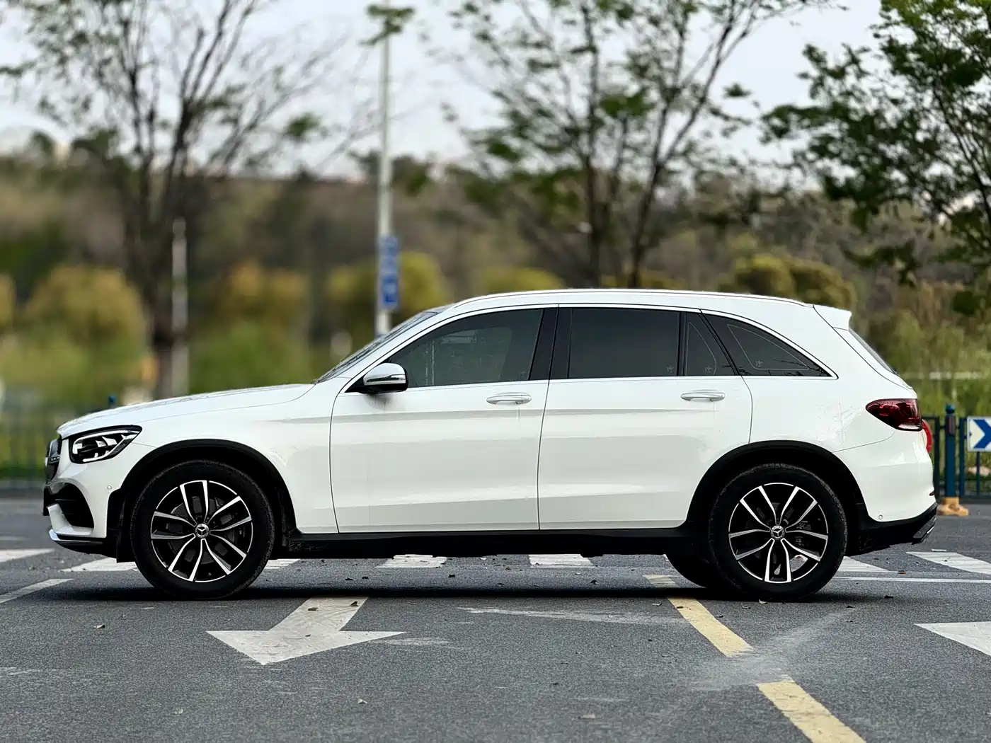Mercedes-Benz GLC 2020 Facelift GLC 260 L 4MATIC Luxury фото 3