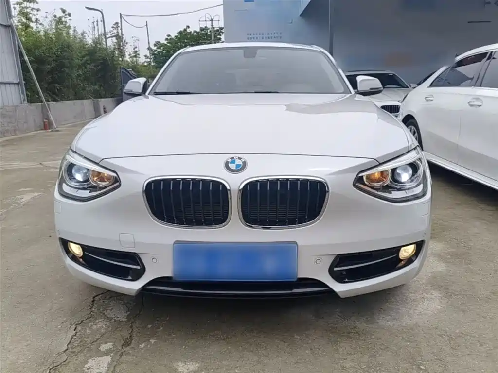 BMW 1 Series (Import) 2013 Facelift 118i Sport Model фото 3
