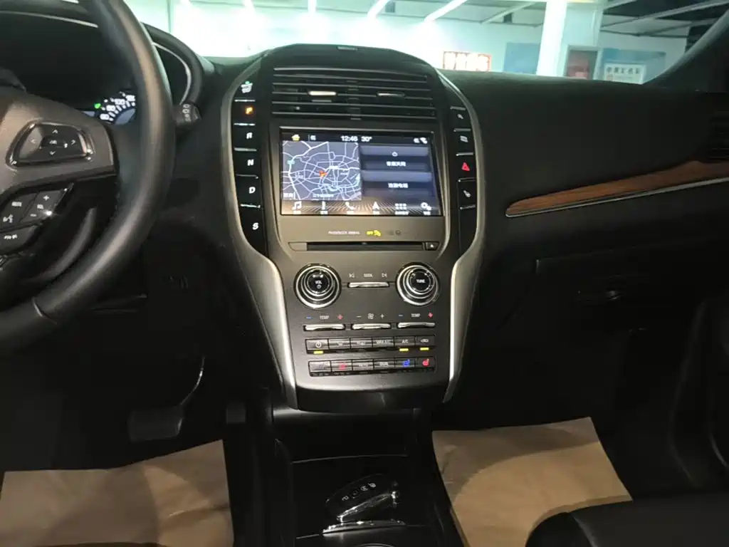 Lincoln MKC 2019 2019 2.0T 4WD Premium Elegance Edition China VI