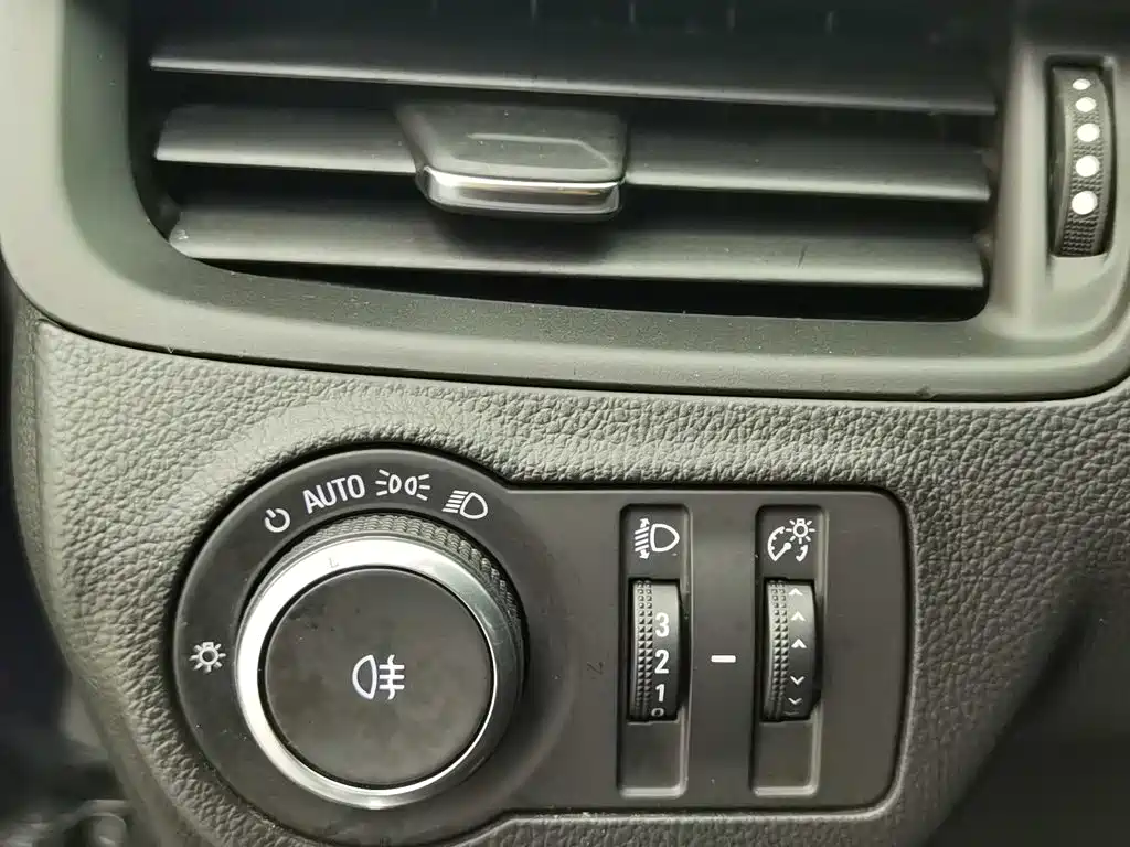 Фото 21 - Buick Envision Plus