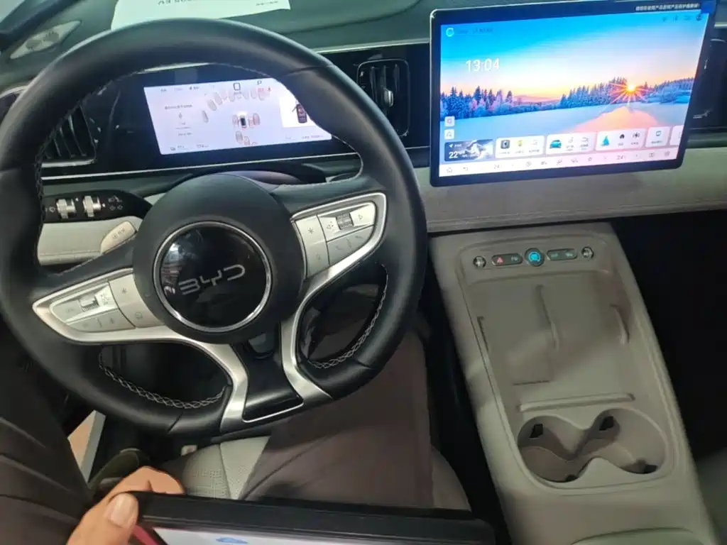 Photo 10 - BYD Hai Shi 05 EV