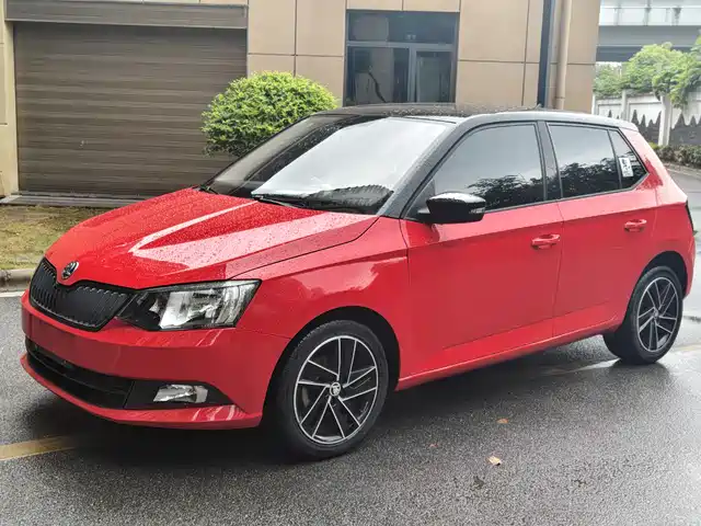 Škoda Fabia 2015 1.6L Automatic Innovation Edition